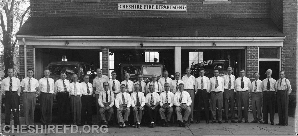 Mid 1940s photo are 3 bays now facing Rt10 side of town hall.